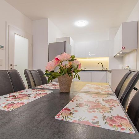 Апартаменты Flexible Selfcheckins 42 - Zagreb - Luxury - Garage Parking - Loggia - Brand New Экстерьер фото