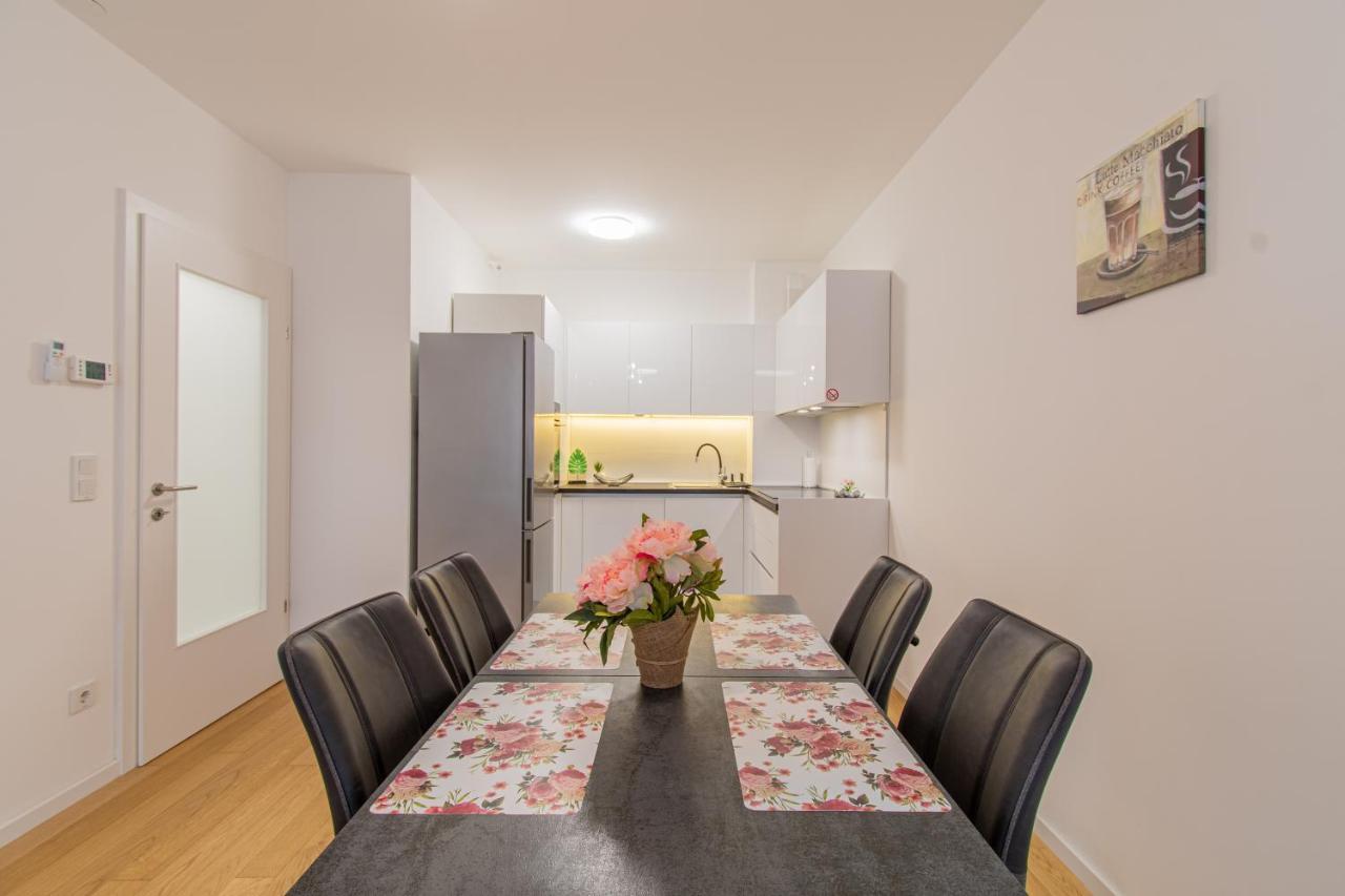 Апартаменты Flexible Selfcheckins 42 - Zagreb - Luxury - Garage Parking - Loggia - Brand New Экстерьер фото