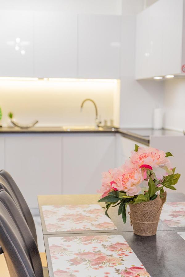 Апартаменты Flexible Selfcheckins 42 - Zagreb - Luxury - Garage Parking - Loggia - Brand New Экстерьер фото